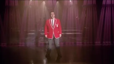 Quelle est la première chanson interprétée par les New Directions lors de ces Sélections ?