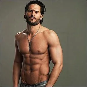Dans quelle série vampirique Joe Manganiello apparaît-il le plus souvent torse nu (voire même encore plus dévêtu)  ?