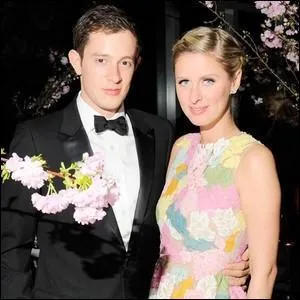 Nicky Hilton, la sur de Paris, est sur le point de se marier avec l'héritier d'une richissime famille (comme elle, en somme). De qui s'agit-il  ?