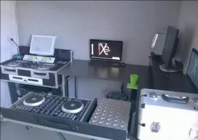 Quel nom donnent les animateurs d'LBXconcept' à l'endroit où naissent vos playlistes, mix, cocktails et autres préparatifs de vos événements ?