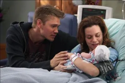 Comment s'appelle l'enfant de Lucas et Peyton ?