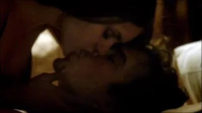 Dans quel épisode Damon et Elena couchent-ils ensemble pour la première fois ?