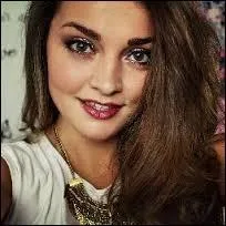 Qui est cette YouTubeuse ?