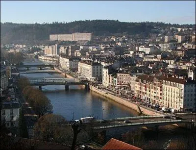 De quel département la ville d'Epinal est-elle la préfecture ?