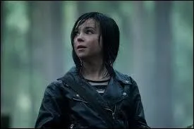 Thalia a été tuée par un cyclope, métamorphosée en arbre par son père, mais comment a-t-elle pu revenir à la vie ?