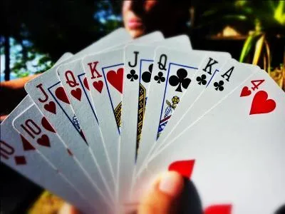 Parmi ces trois, lequel est un jeu de combinaisons ?