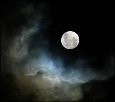 (Plusieurs réponses) Citez des Mers Lunaires :