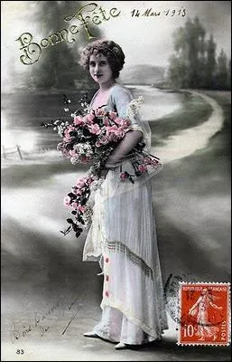 Cette personne reçoit une jolie carte ...