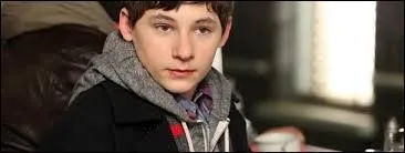 Qui sauve Henry d'un ogre dans la forêt enchantée ?