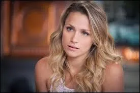 Comment s'appelle l'enfant de Quinn et Clay ?