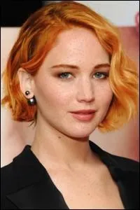 Un internaute s'est amusé à colorier les cheveux de cette star en roux  ! (et ça lui va plutôt bien...) Qui est-elle  ?