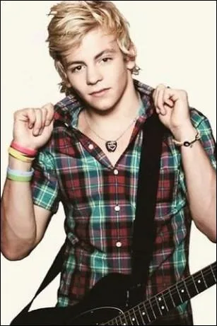 Quels sont les 2 instruments que pratiquent Ross ?