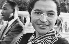 Le 1er décembre 1955, où la couturière Rosa Parks a-t-elle refusé de céder sa place à un passager blanc ?