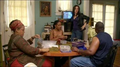 Comment Nancy est-elle surnommée par la famille à laquelle elle achète de la drogue ?