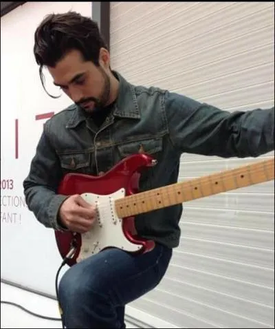 De qui est-il le cousin ?