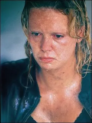 Il parait qu'à Hollywood, il faut se « mochiser » pour obtenir un Oscar... Un exemple parmi d'autres  : c'est sous cette apparence que l'actrice _____ à obtenu la récompense suprême en 2003, pour le film « Monster ».