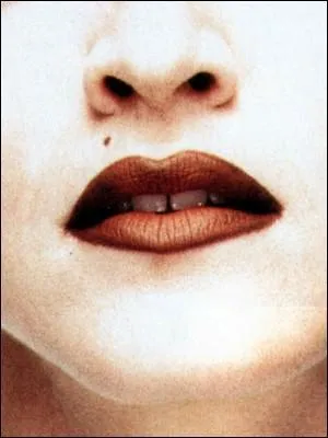 À qui appartient cette bouche ?