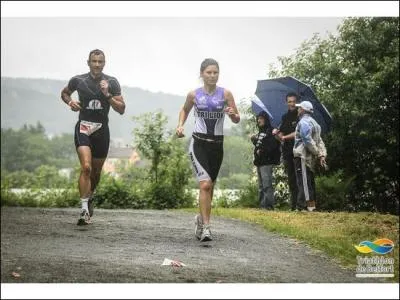 Au kilomètre 12 sur 19 d'une distance L, ces deux concurrents se présentent devant vous. Que faites-vous ?