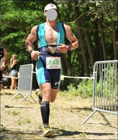 Vous êtes 300 m avant le demi-tour course à pied. Que faites-vous ?