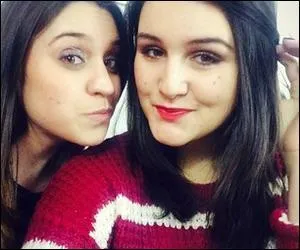 Qui sont ces deux filles ?