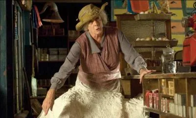 Dans quel film joue-t-elle une petite mamie excentrique ?