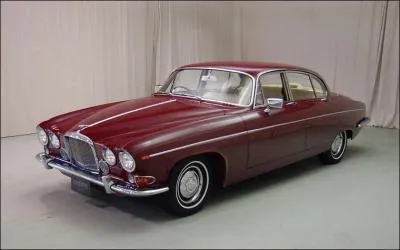 Quelle est cette ancienne voiture ?