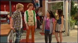 Dans quelle série joue-t-elle ?