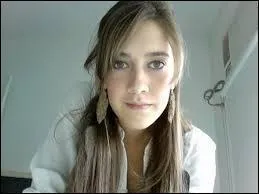 Dans quelle série joue-t-elle ?