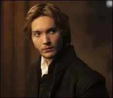 Comment se nomme son fiancé ?