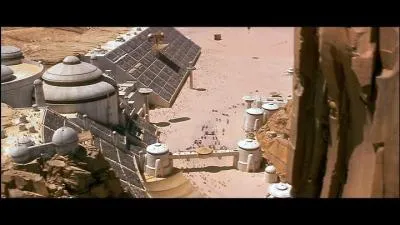 Combien de personnages meurent dans la course de modules ?