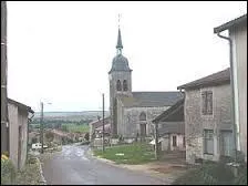 Nous traversons le village lorrain de Bouquemont. Nous sommes dans le département ...