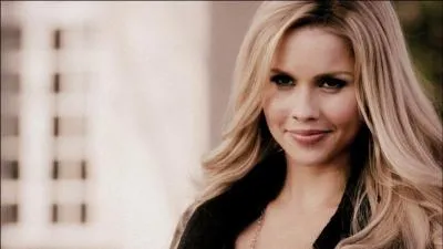 Rebekah se met en couple avec :