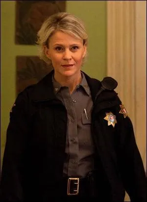 De quoi meurt Liz Forbes ?