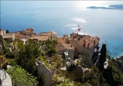 Rendons nous maintenant à Eze, véritable nid d'aigle d'où nous aurons une vue superbe sur la méditerranée, dans quel département sommes-nous ?