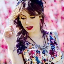 Sa matière préférée est l'histoire.