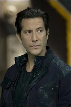 Que va devenir Marcus Kane en saison 2 jusqu'à l'épisode 3 ?