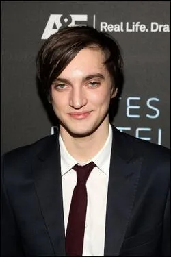 Pourquoi Murphy a-t-il été exclu du groupe des 100 par Bellamy et Clarke ?