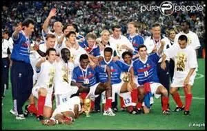 Qui a été champion du monde, sans avoir été appelé en sélection lorsqu'il jouait au club ?