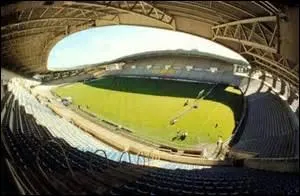 Quel est le nom de son enceinte sportive ?