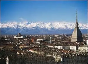 Selon Isidore Ducasse dans « Poésie I », Ma---- fait partie des Grandes-Têtes-Molles de notre époque.