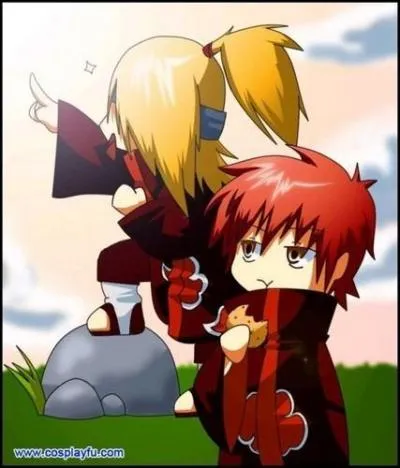 Avec qui fait-il équipe ?