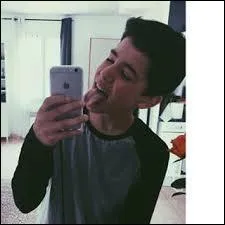 A-t-il fait une vidéo avec plusieurs youtubeurs ?