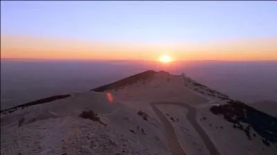 Quel département ne touche pas à celui du Vaucluse ?