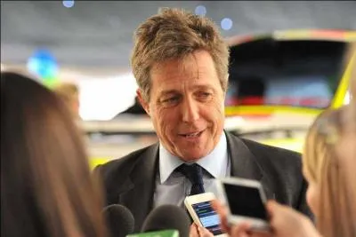 Hugh Grant a déjà eu recours à la chirurgie esthétique pour se faire refaire le menton.