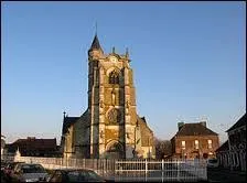 Nous sommes à Crécy-en-Ponthieu. Ville Samarienne, elle se situe en région ...