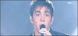 Lequel de ces chanteurs dit ne pas avoir tiré le bon numéro au grand loto de l'Univers ?