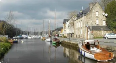 Votre oncle Vincent vous invite pour ses noces d'or à La Roche-Bernard, dans quel département devez-vous vous rendre ?