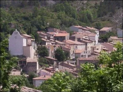 Votre ami Nicolas qui habite maintenant à Axat vous a invité pour les prochaines vacances, où irez-vous ?