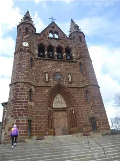 Vous aller passer le week-end chez votre cousin Luc à Cayres, dans quel département irez-vous ?