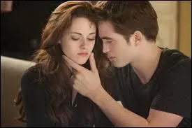 Twilight 4 : À quel jeu Edward et Bella jouent-ils souvent pendant leur lune de miel ?